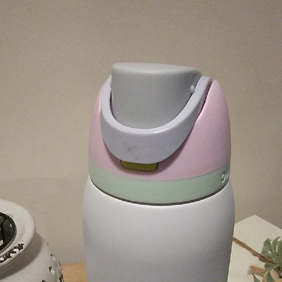 Owala 40 oz. Insulated Water Bottle - Picture 3 of 7